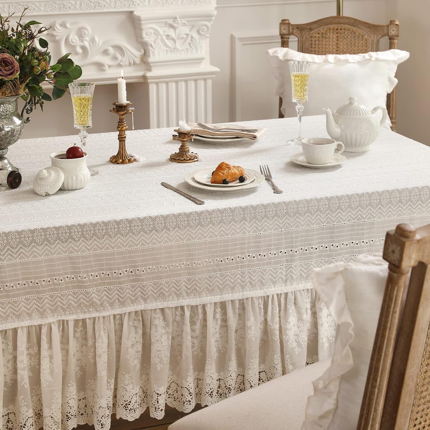 vintage-french-lace-cotton-table-cloth-square-71x71-neumann