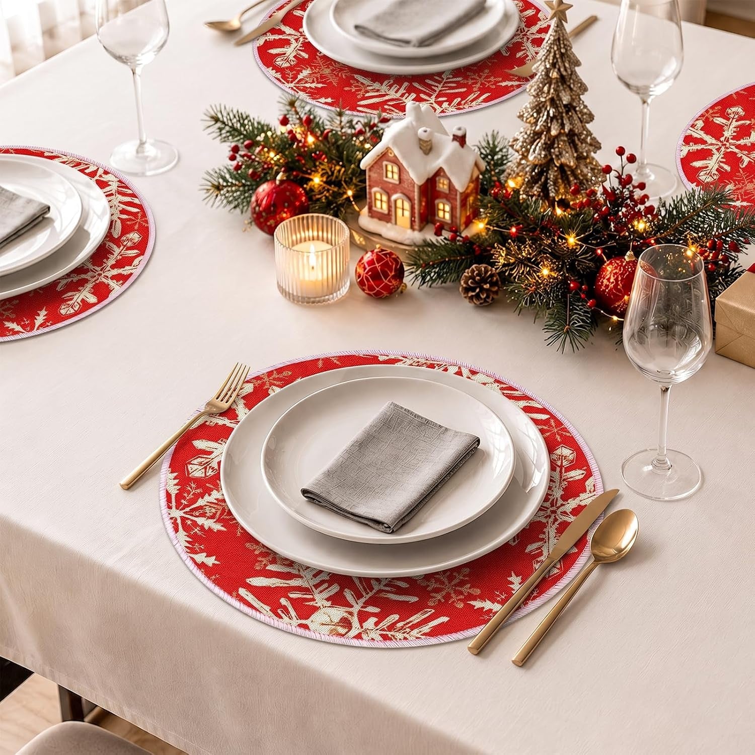 christmas-round-placemats-set-of-4-red-snowflakes-decorations