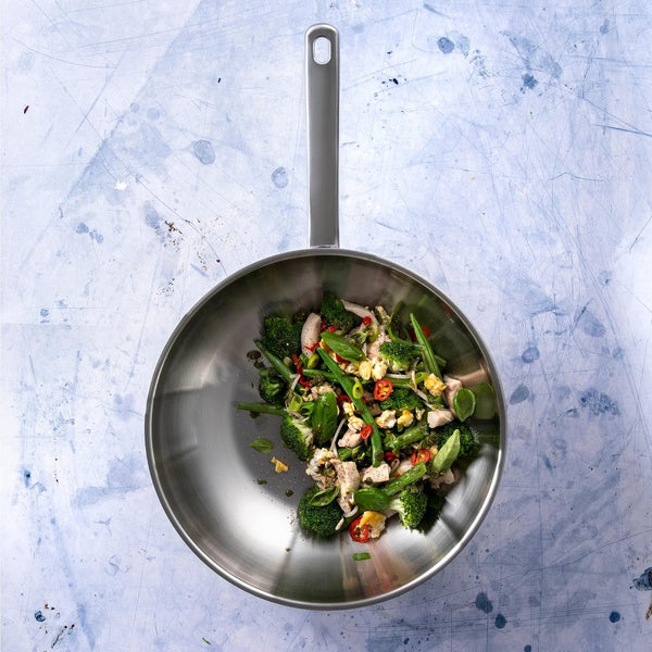 Bright Stainless Steel 28 Cm Wok Pan, Stay Cool Handle, Professional Cooking, 18/10 Stainless Steel, Induction, Oven Safe up to 230 °C, Roast-Safe, Dishwasher Safe, Silver8