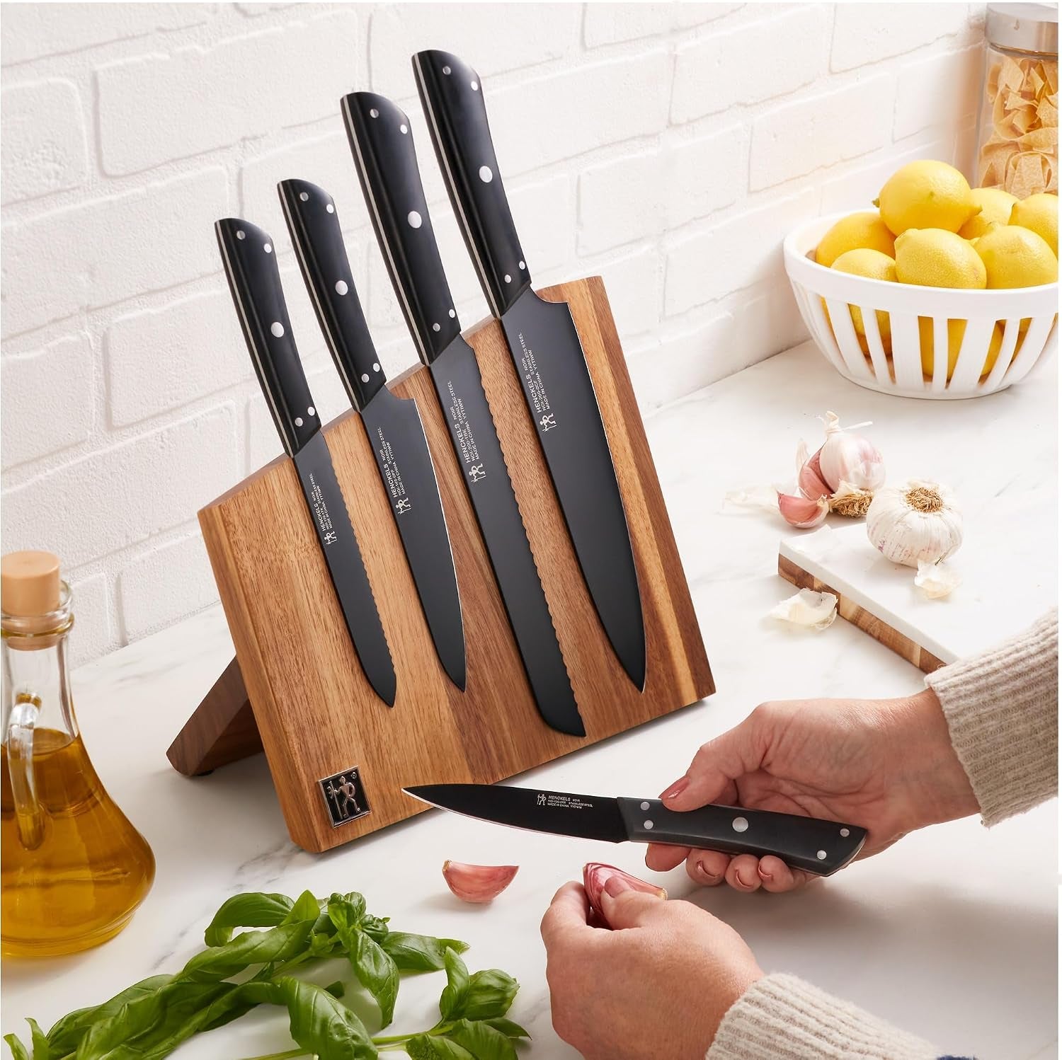 henckels-noir-6-pc-magnetic-easel-set
