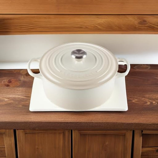 Le Creuset Enameled Cast Iron Signature round Dutch Oven, 5.5 Qt., Meringue8