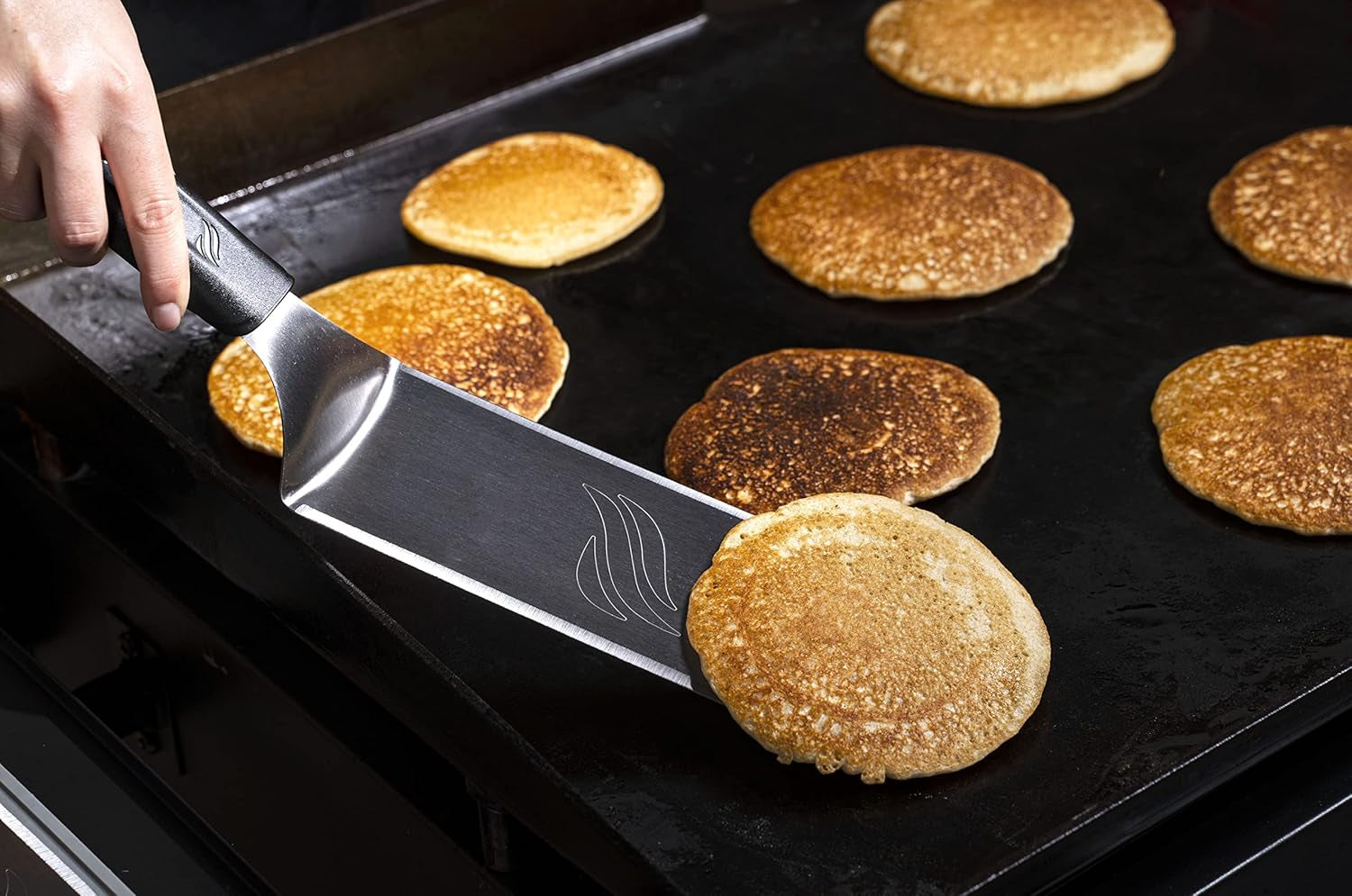 blackstone®-extra-long-griddle-spatula-heavy-duty-stainless-steel-set-of-2-blackstone®-5550-non-slip-plastic-handle-heat-resistant-dishwasher-safe-grilling-accessory