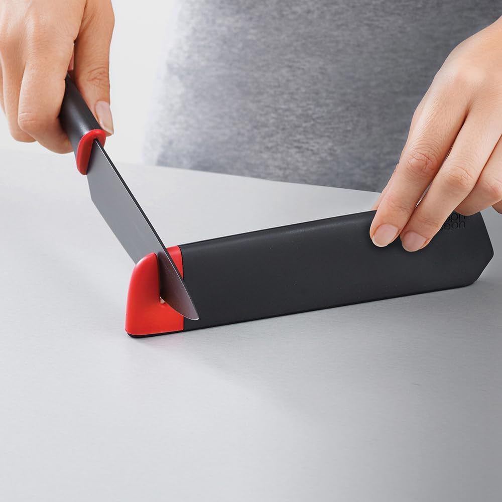 joseph-joseph-slice-sharpen-6-chefs-knive-and-3-5-paring-knife-with-sharpening-protective-sheaths-black