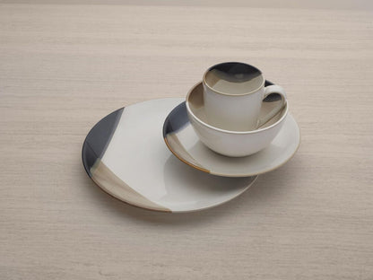Mikasa Gourmet Basics Caden 16-Piece Stoneware Dinnerware Set, Service for 4, White Glossy Center with Black and Tan Two-Tone Reactive Glaze, Dishwasher and Microwave Safe5