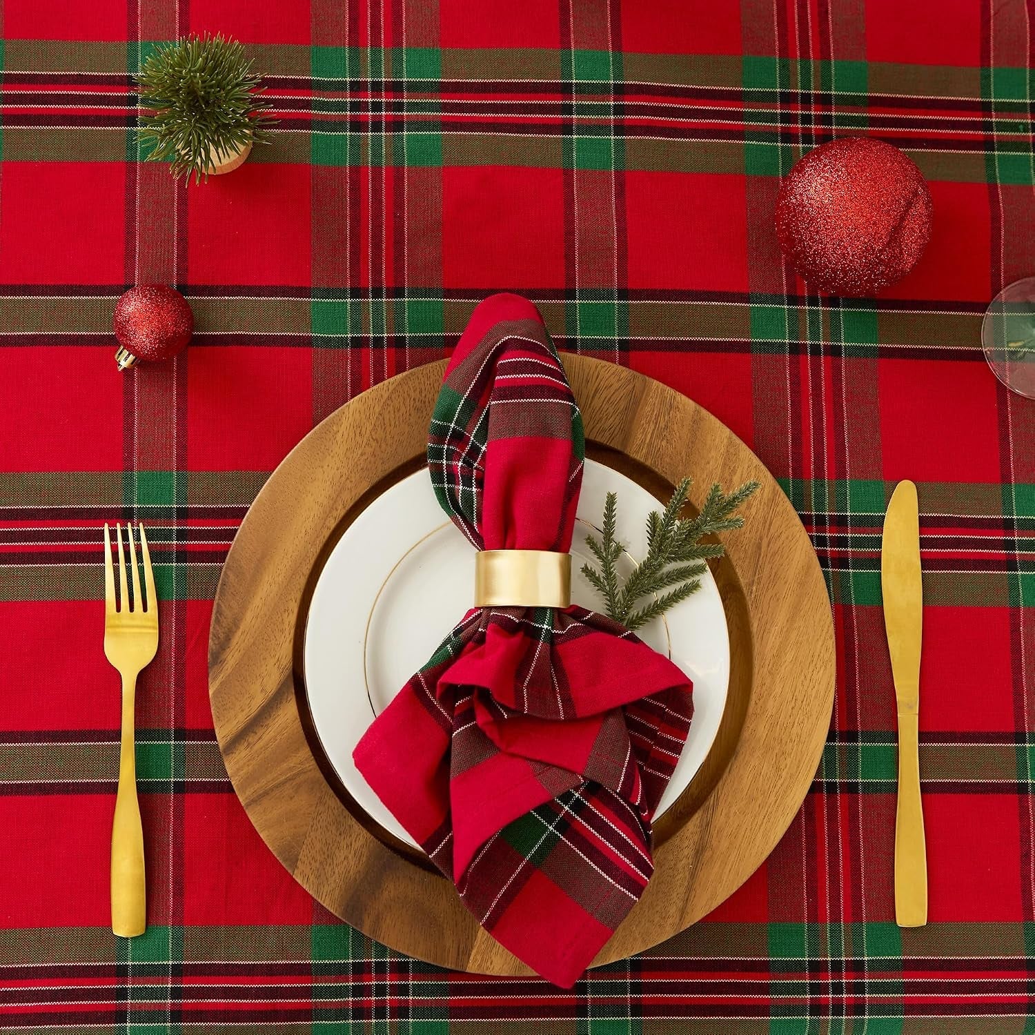 farmhouse-christmas-plaid-dining-table-kitchen-decor-holiday-tablecloth-60x84-red-green