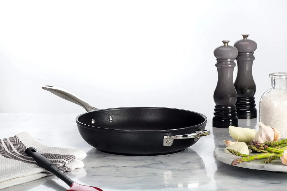 le-creuset-toughened-non-stick-pro-deep-fry-pan-11
