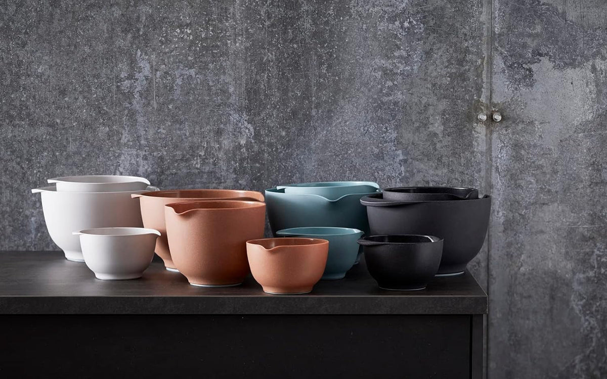 margrethe-mixing-bowl-set-with-lids-2l-3l-black