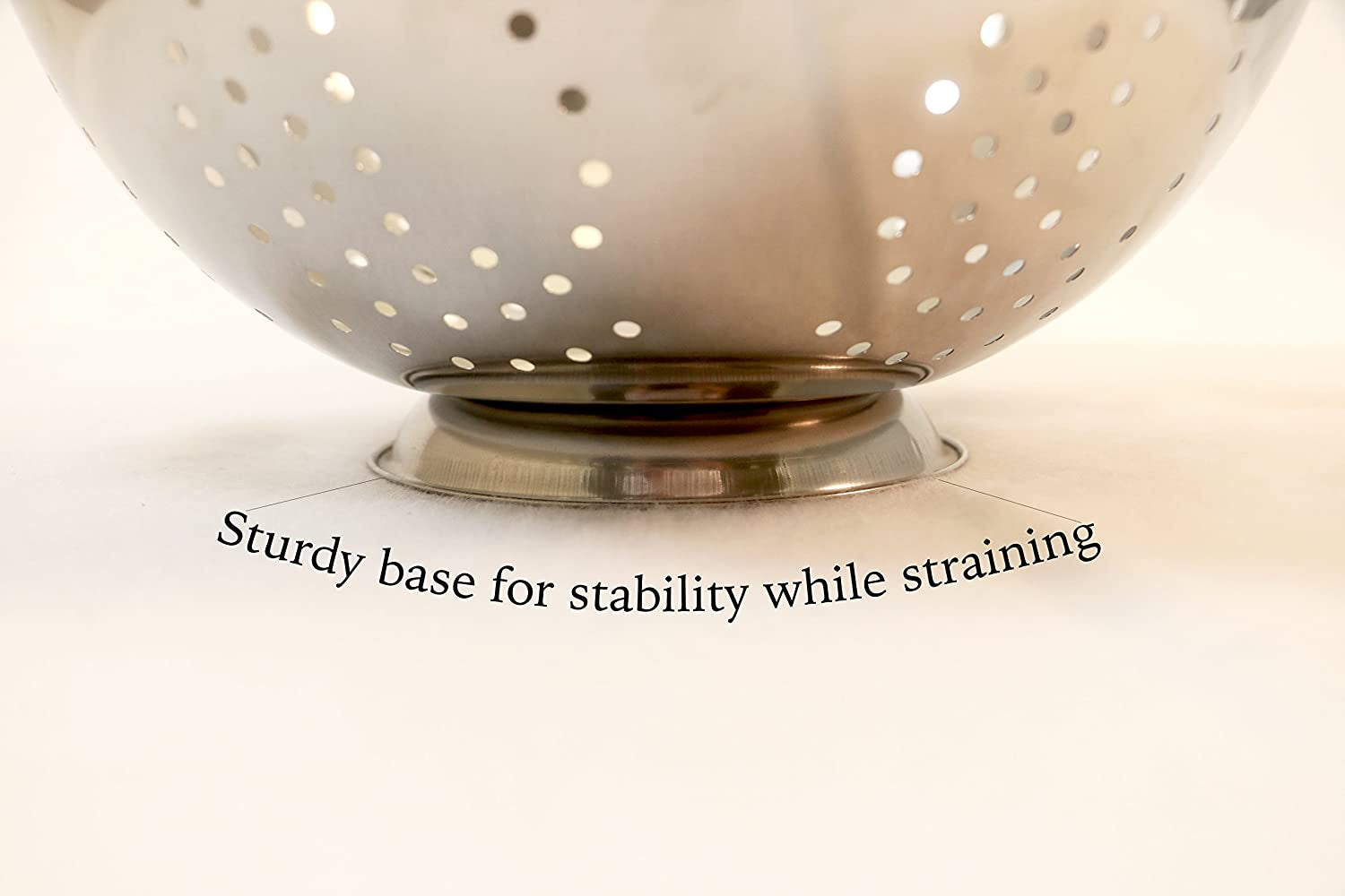 heavy-duty-stainless-steel-colander-5-qt-easy-grip-handles-self-draining-base-mirror-polished-dishwasher-safe-pack-of-1
