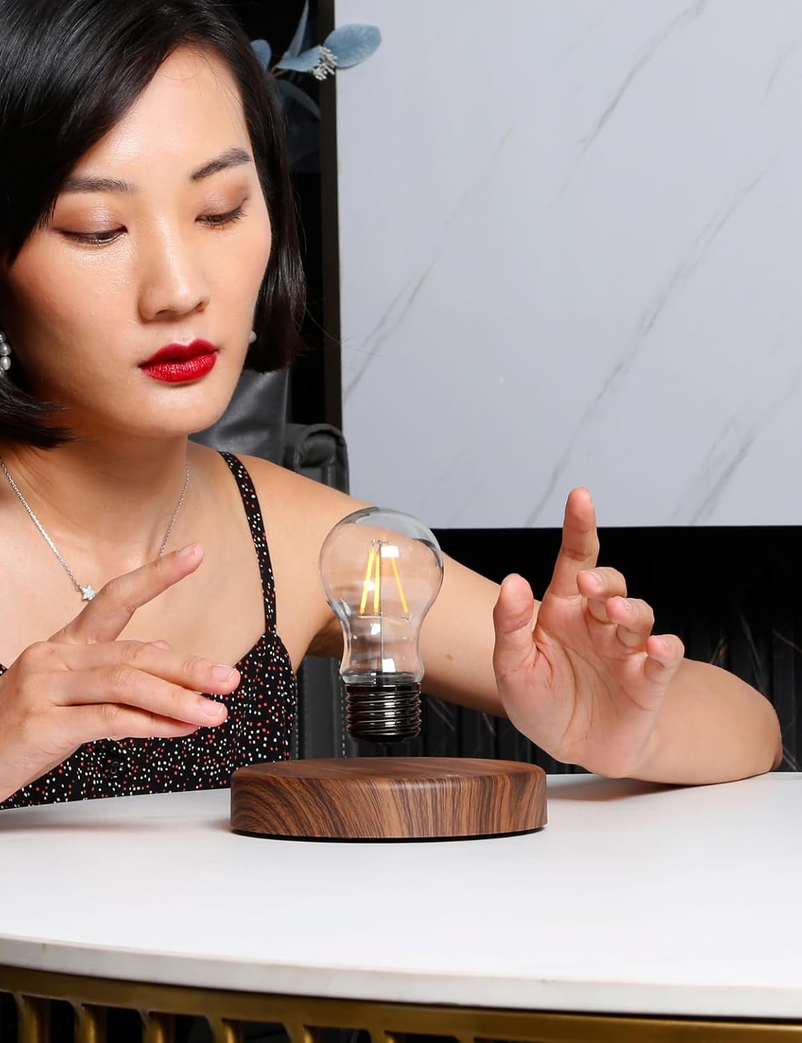 levitating-bulb-lamp-magnetic-floating-night-light-for-desk-decor-unique-valentines-day-gift-for-lovers-cool-tech-gadget-for-home-office-christmas-birthday-present-round-classic-bulb