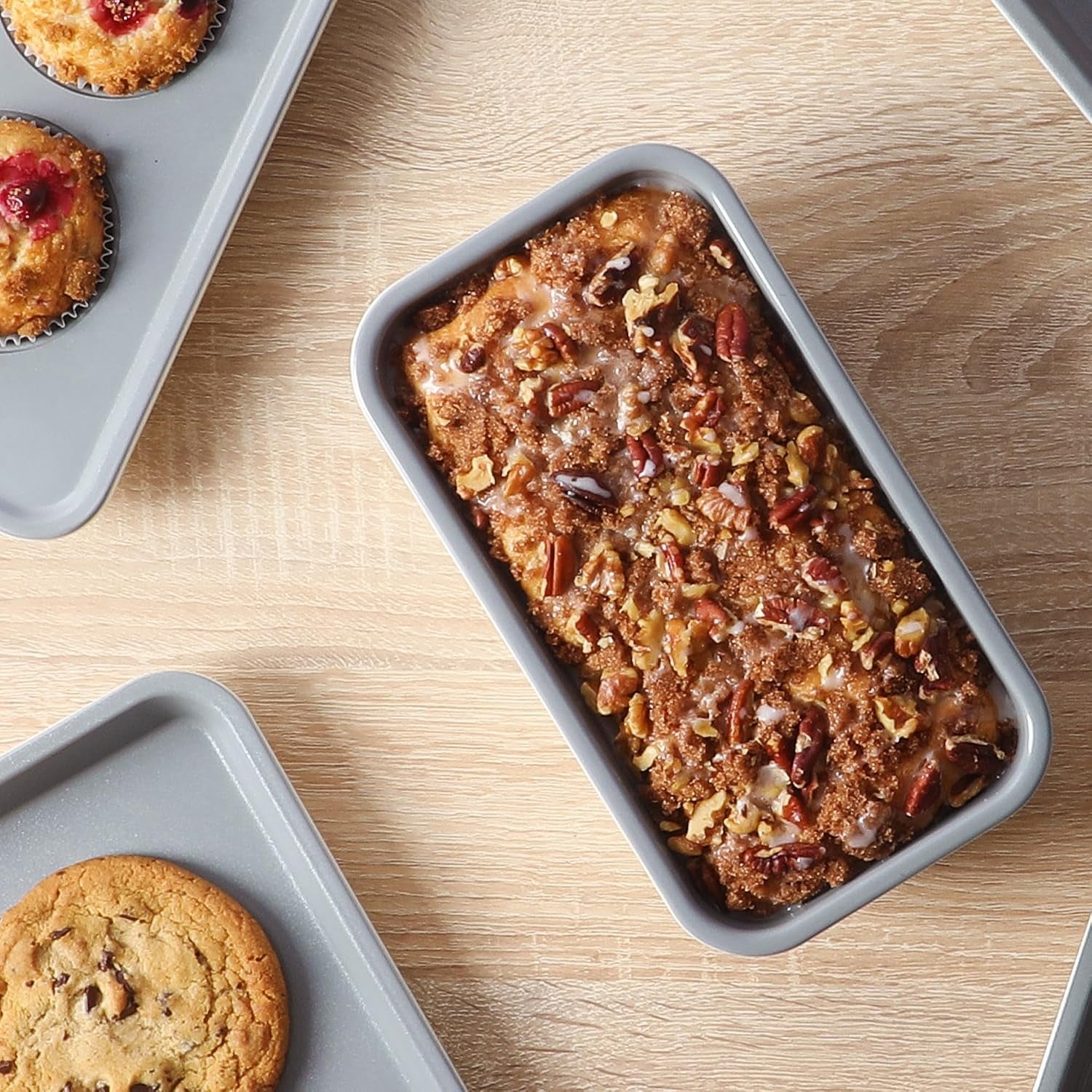 sur-la-table-kitchen-essentials-bake-sale-9-x-5-inch-pfoa-pfas-ptfe-free-nonstick-loaf-pan-linen-white